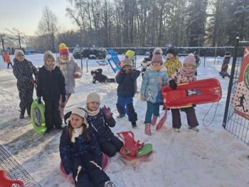 Lekcja WF na śniegu i lodowisku